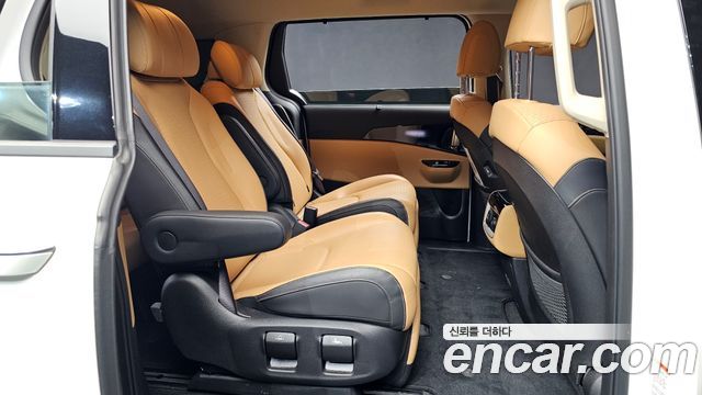 Kia Canival 2023 — photo 18