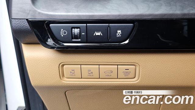 Kia Canival 2023 — photo 24