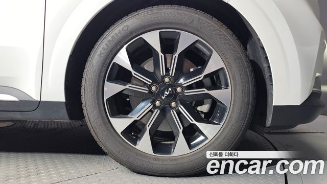 Kia Canival 2023 — photo 7