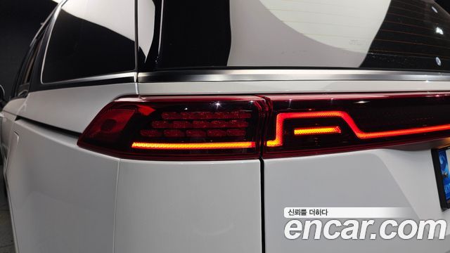 Kia Canival 2023 — photo 9