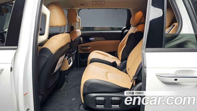 Kia Canival 2023 — photo 16