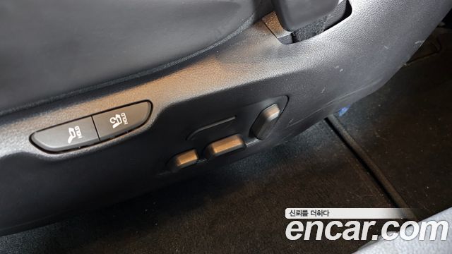 Kia Canival 2023 — photo 28