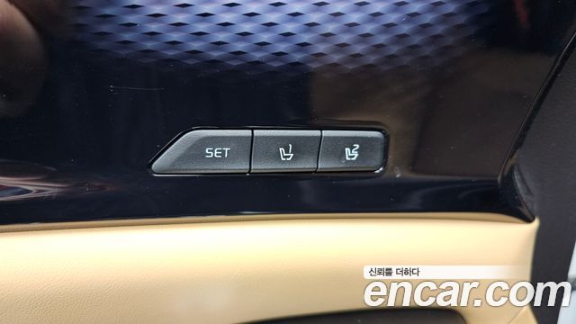 Kia Canival 2023 — photo 32