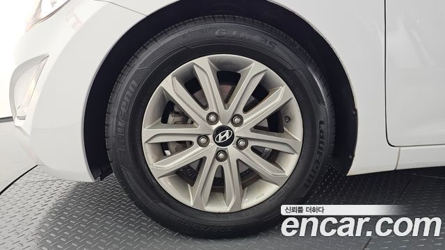Hyundai AVANTE 2014 — photo 5