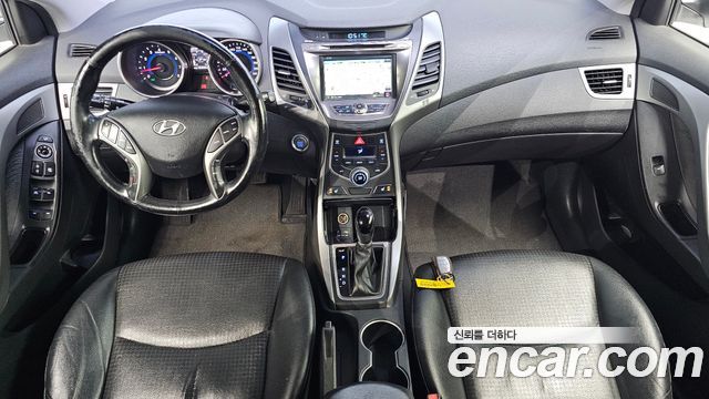 Hyundai AVANTE 2014 — photo 10