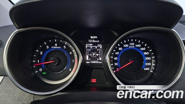 Hyundai AVANTE 2014 — photo 11