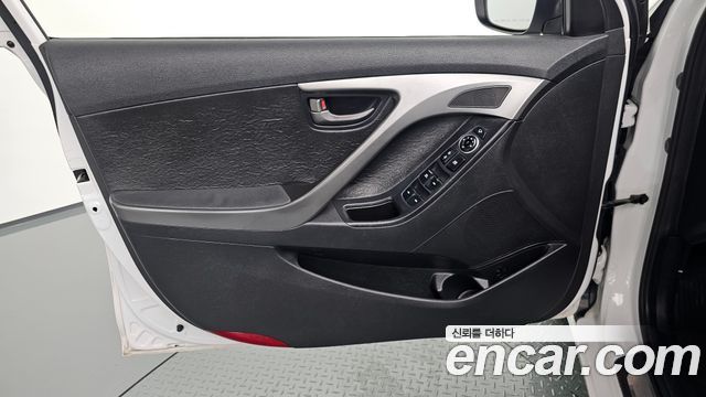 Hyundai AVANTE 2014 — photo 14