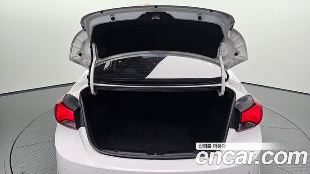 Hyundai AVANTE 2014 — photo 30