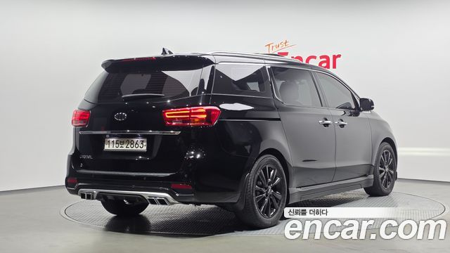 Kia Canival 2019 — photo 2