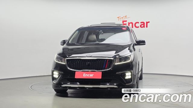 Kia Canival 2019 — photo 3