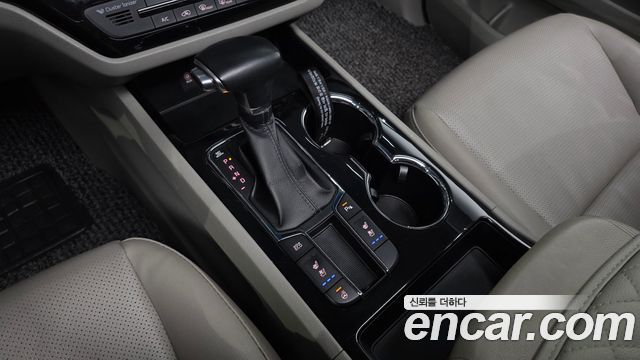 Kia Canival 2019 — photo 12