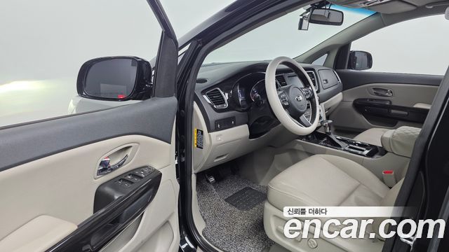 Kia Canival 2019 — photo 13