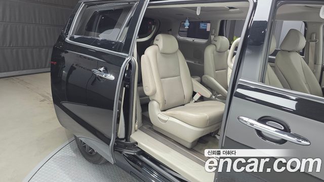 Kia Canival 2019 — photo 18