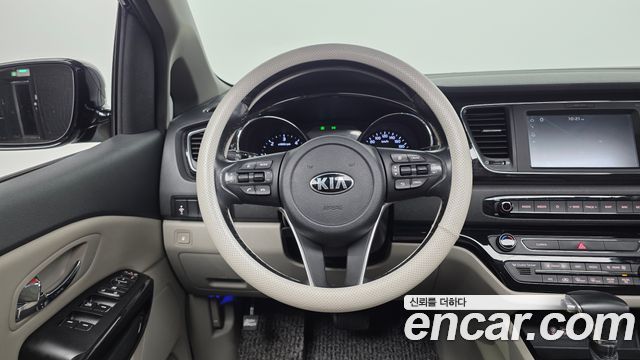 Kia Canival 2019 — photo 19