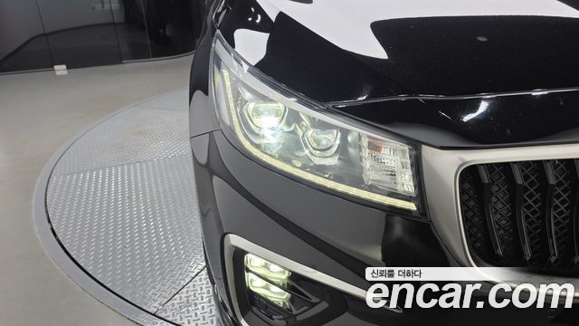 Kia Canival 2019 — photo 8