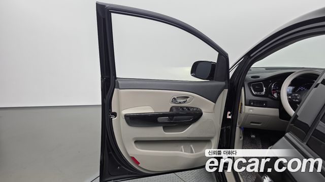 Kia Canival 2019 — photo 14