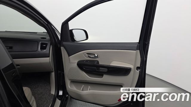 Kia Canival 2019 — photo 15
