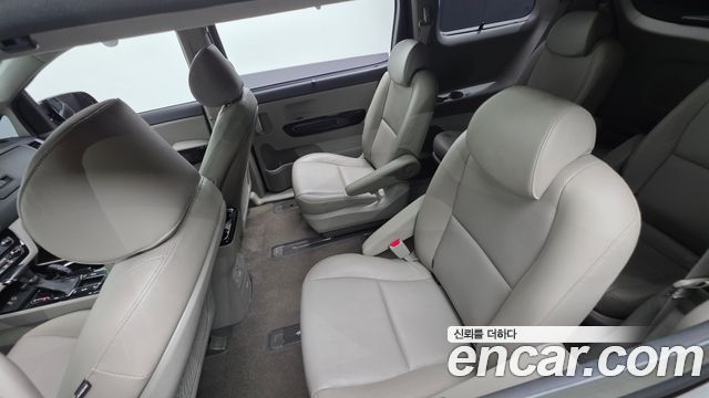 Kia Canival 2019 — photo 16