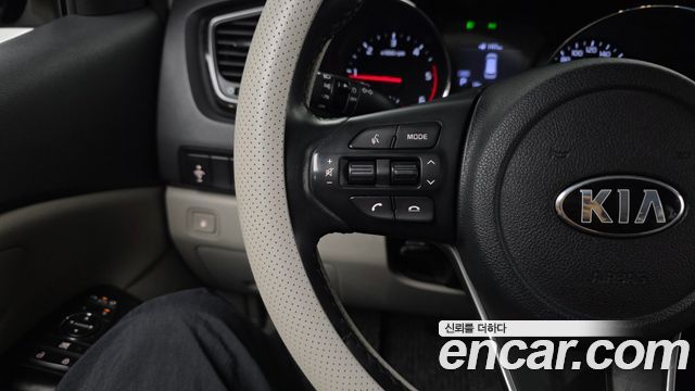 Kia Canival 2019 — photo 29