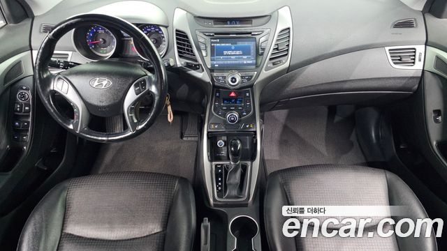 Hyundai AVANTE 2015 — photo 10