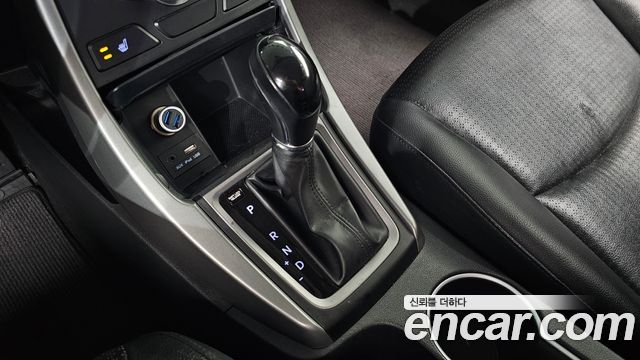 Hyundai AVANTE 2015 — photo 12