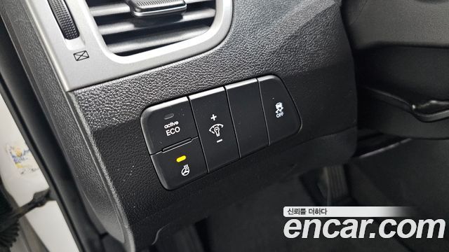 Hyundai AVANTE 2015 — photo 19