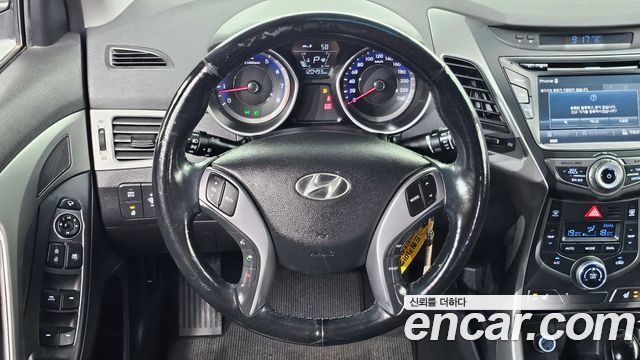 Hyundai AVANTE 2015 — photo 21
