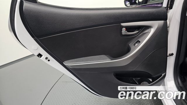 Hyundai AVANTE 2015 — photo 15