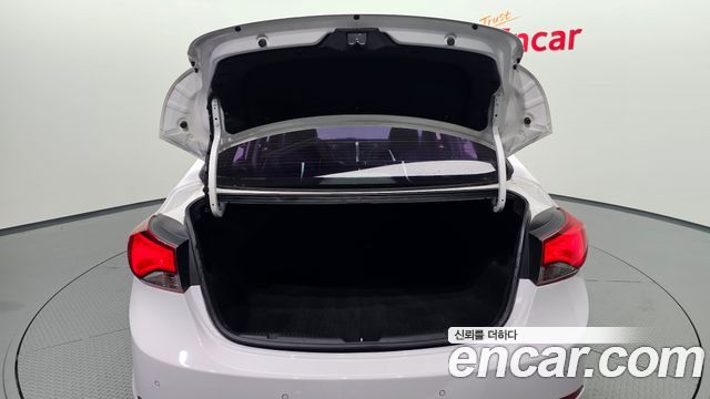 Hyundai AVANTE 2015 — photo 30