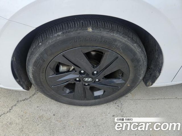 Hyundai AVANTE 2023 — photo 12