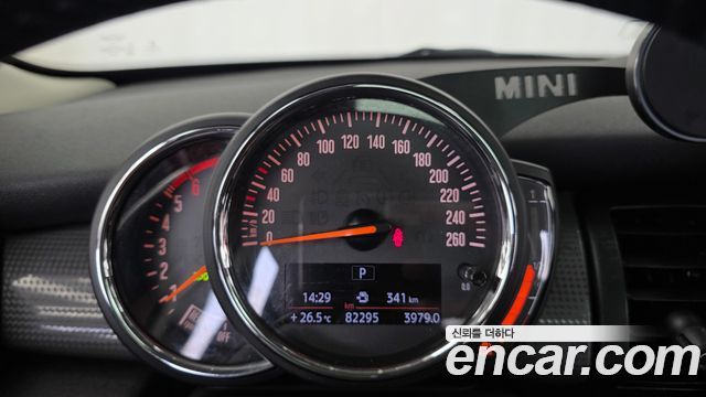 Mini Cooper 2019 — photo 11