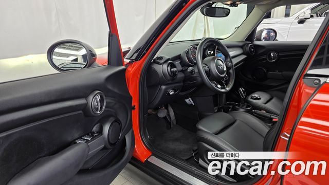 Mini Cooper 2019 — photo 13