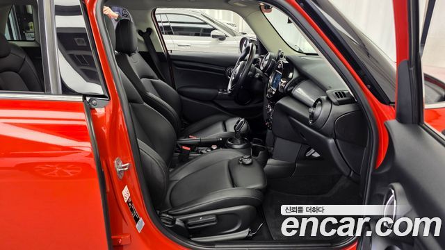 Mini Cooper 2019 — photo 17