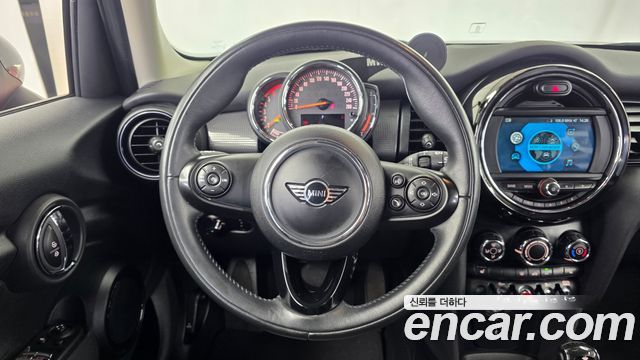 Mini Cooper 2019 — photo 19