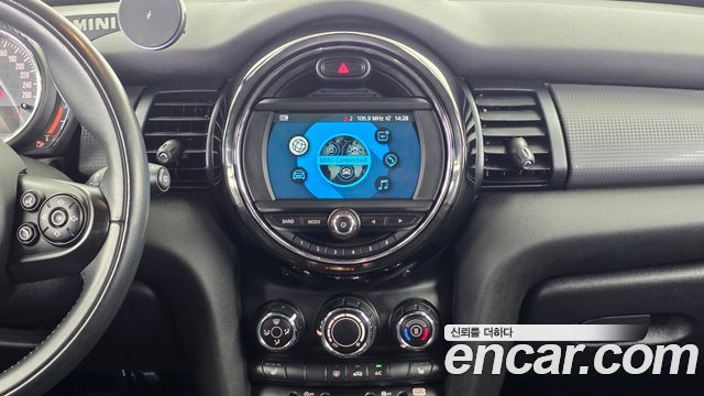 Mini Cooper 2019 — photo 20