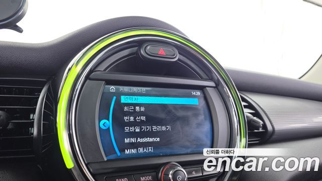 Mini Cooper 2019 — photo 24