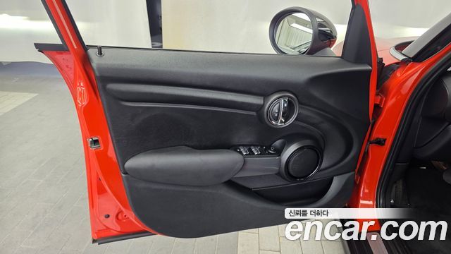 Mini Cooper 2019 — photo 14