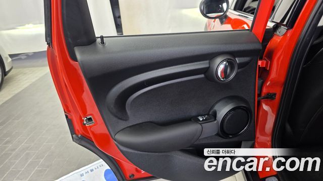 Mini Cooper 2019 — photo 15