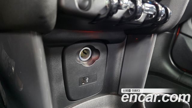 Mini Cooper 2019 — photo 28