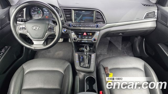 Hyundai AVANTE 2018 — photo 10