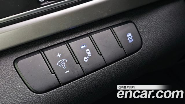 Hyundai AVANTE 2018 — photo 19