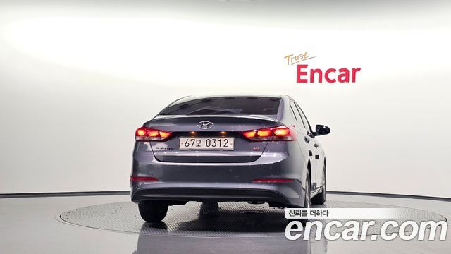 Hyundai AVANTE 2017 — photo 4