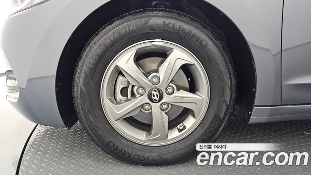 Hyundai AVANTE 2017 — photo 5