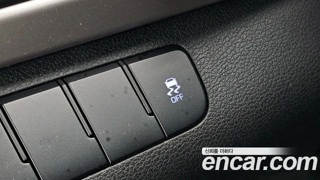 Hyundai AVANTE 2017 — photo 20