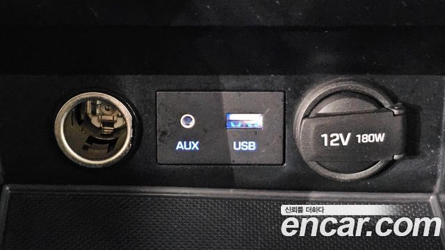 Hyundai AVANTE 2017 — photo 25