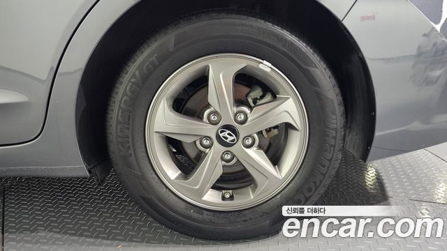 Hyundai AVANTE 2017 — photo 7