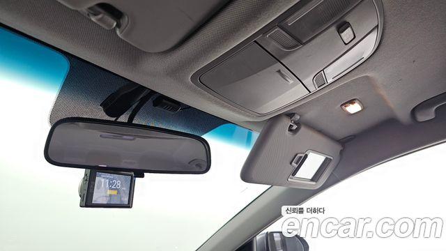 Hyundai AVANTE 2017 — photo 27