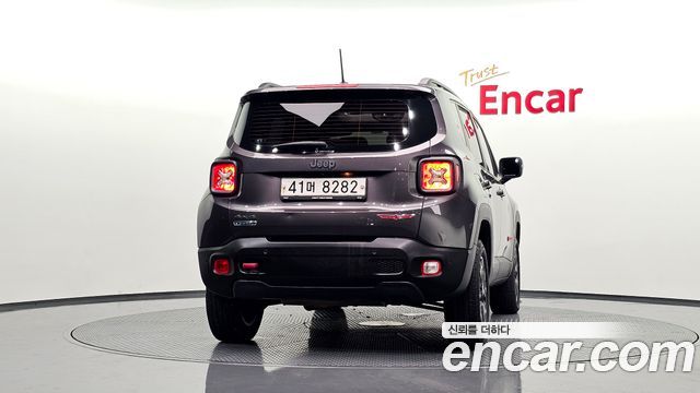 Jeep Renegade 2017 — photo 4