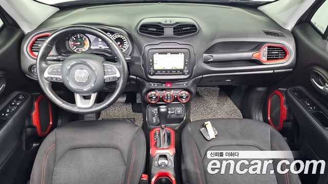 Jeep Renegade 2017 — photo 10