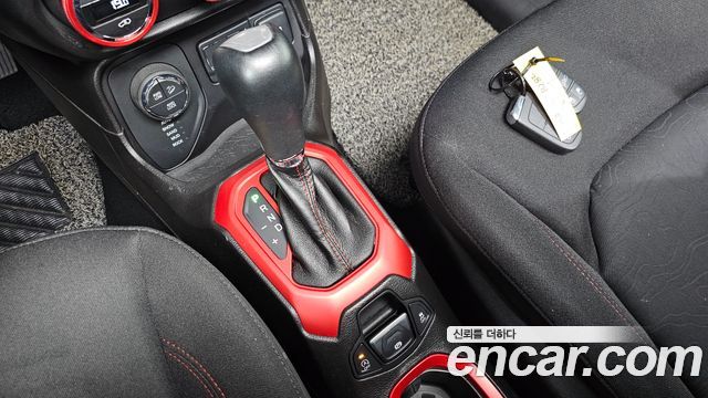 Jeep Renegade 2017 — photo 12